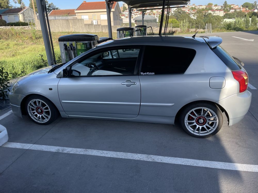 Toyota Corolla 1.6 VVT-i – 3 Portas