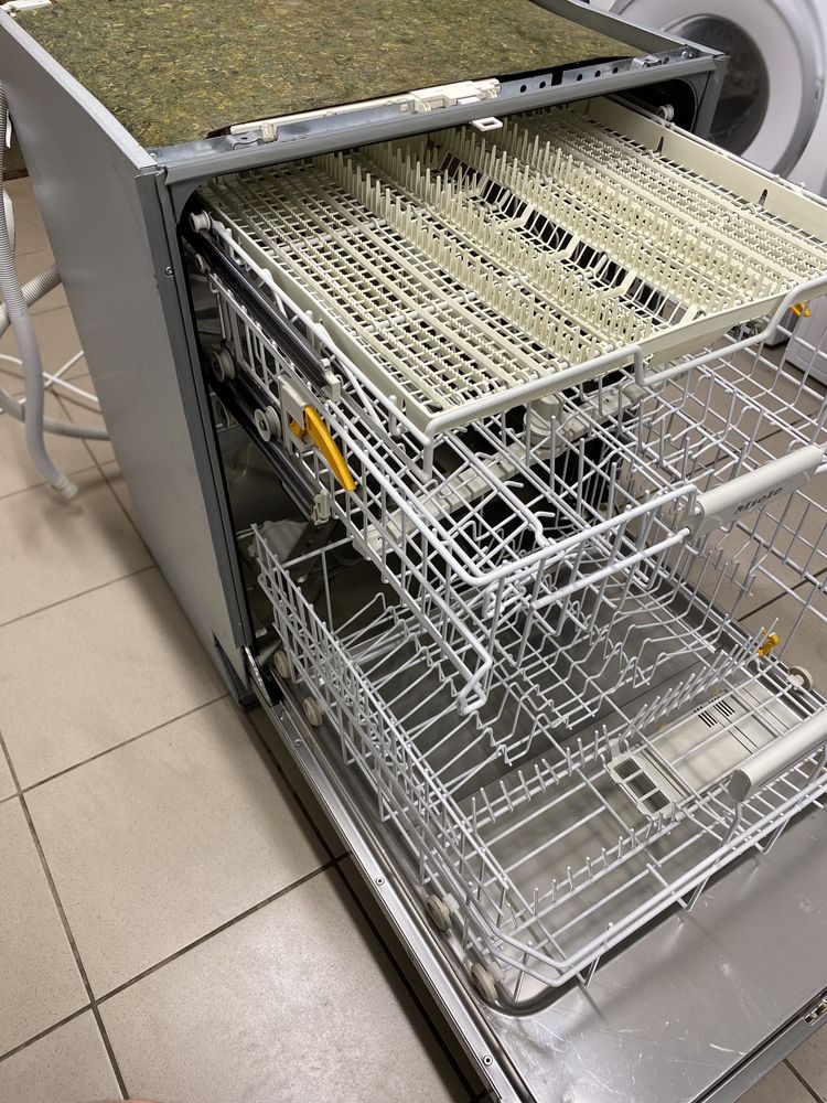 Повновбудована посудомийна машина Miele G 4994 SCVi / повна забудова