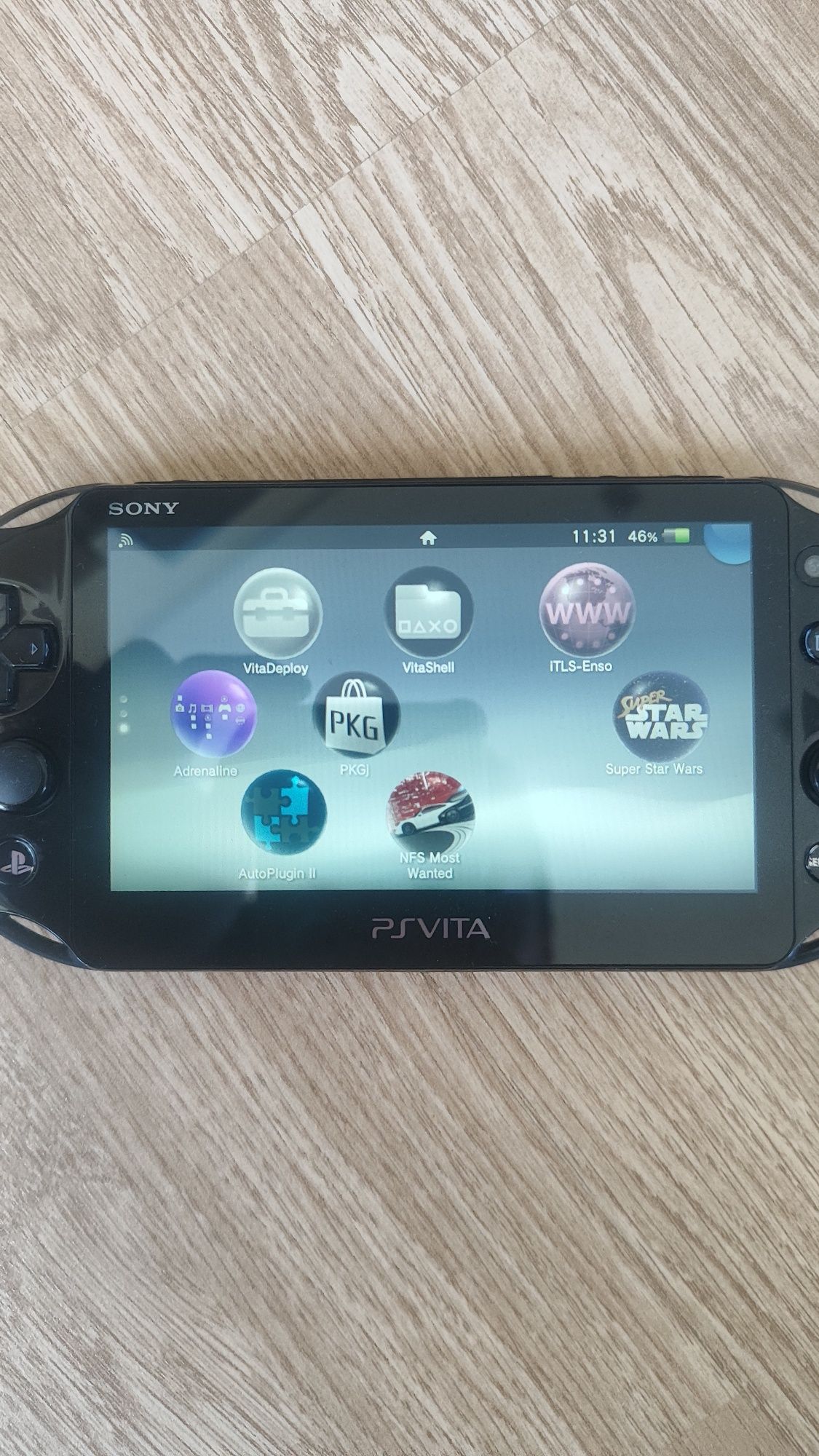 PSVITA Desbloqueada C/Caixa e Cartão de Memória 4 GB