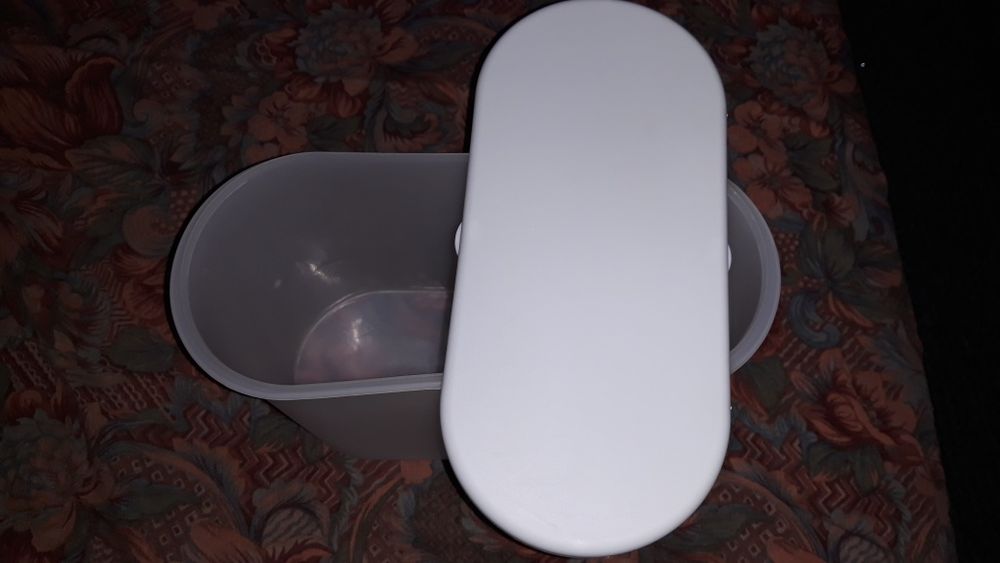 Большой контейнер  для напитков с краном.