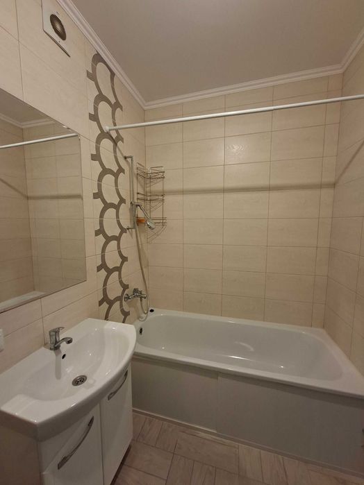 Оренда однокімнатної квартири з гардеробною вул.Дорошенка,22Б(парк)