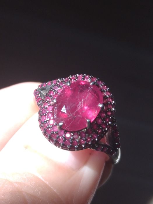 Pierścionek srebrny z naturalnym Rubinem 9*7 mm