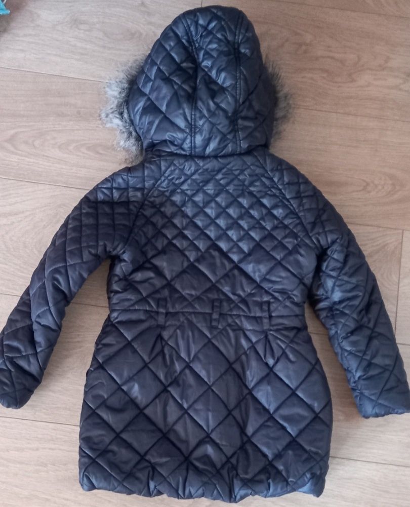 Демисезонная куртка на 5-6 лет