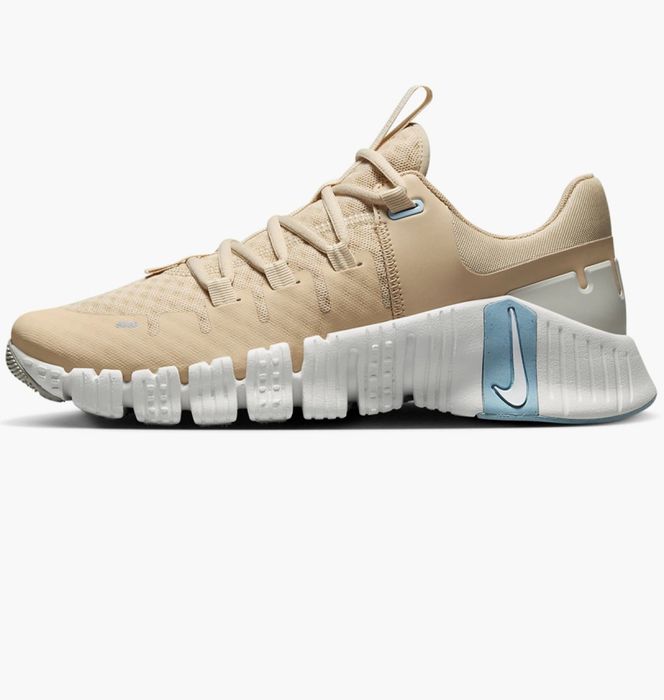 Оригінальні жіночі кросівки NIKE FREE METCON 5 WORKOUT SHOES BEIGE DV3