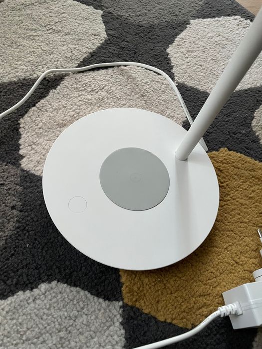 Yeelight Staria Pro | Inteligentna lampka z ładowarką bezprzewodową