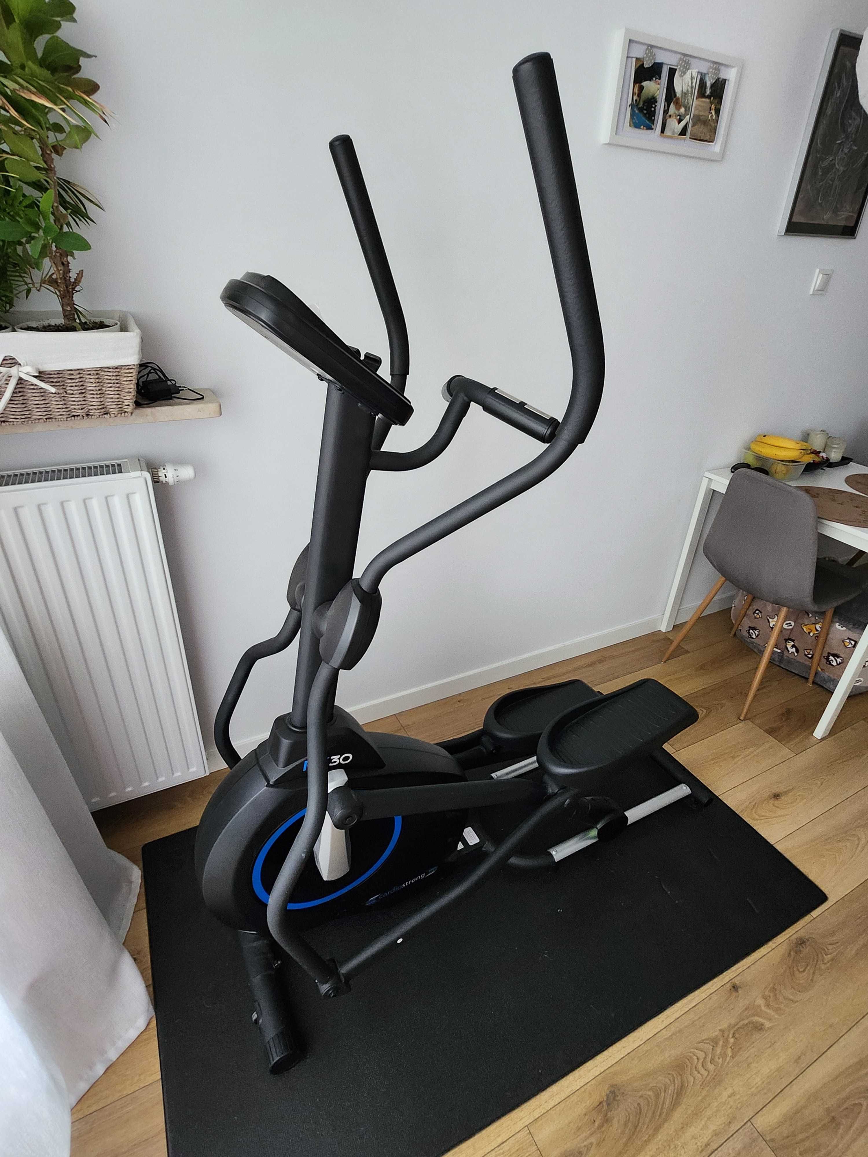 ORBITREK cardiostrong fx30