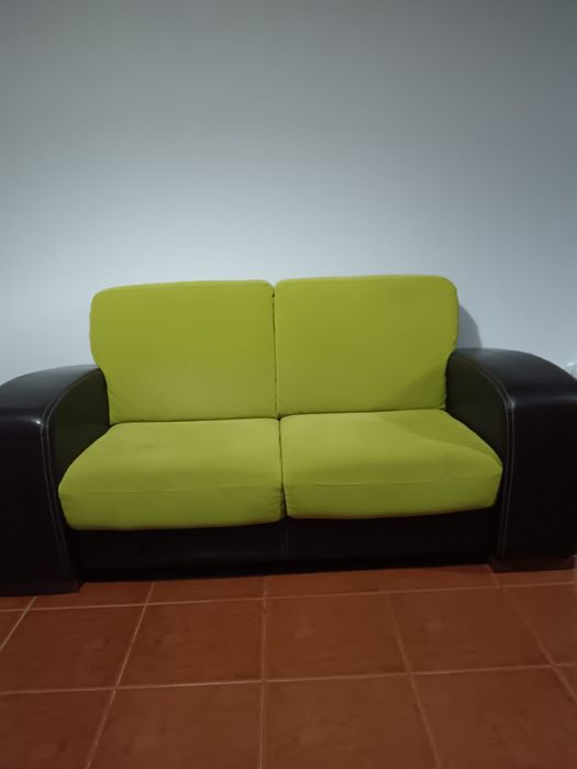 Sofa de dois lugares