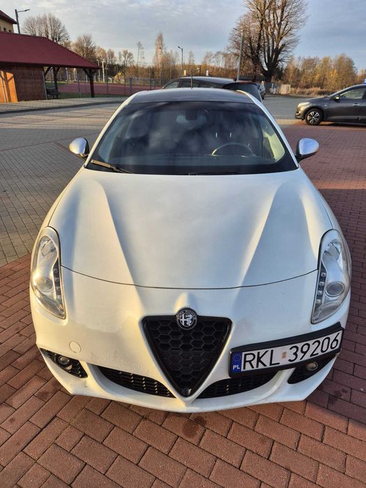 Alfa Romeo Giulietta 1.6,  2011, zadbana, bogate wyposażenie.