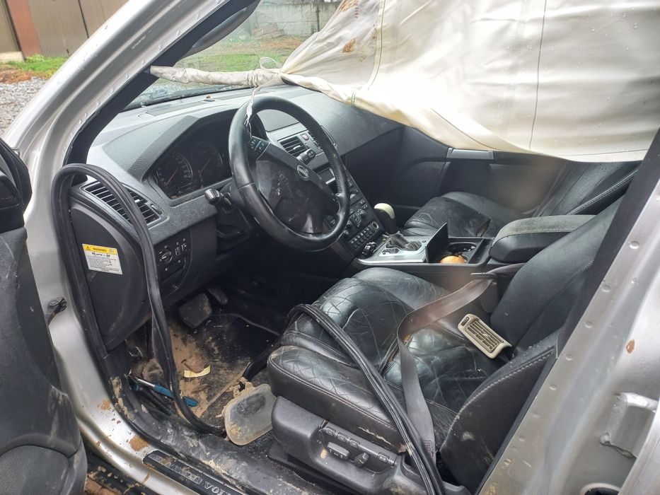 Продам Volvo xc 90.