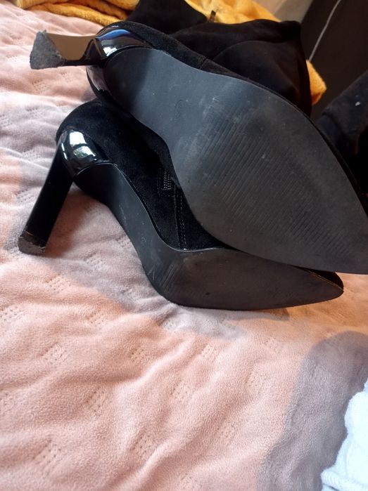 Zamszowe kozaki na obcasie. Casu, r. 37