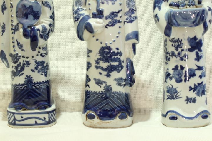 3 Dignatárias Escultura Porcelana Chinesa Dragões e Flores séc. XIX