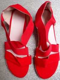 Damskie czerwone sandały na koturnie roz.41