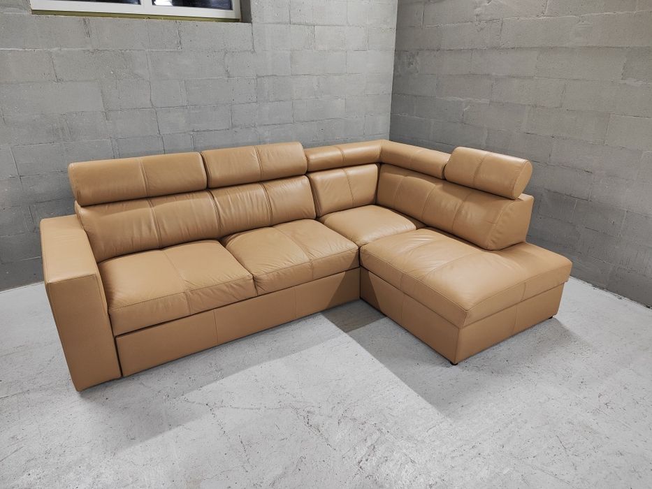 Диван шкіряний, розкладний. Куток.