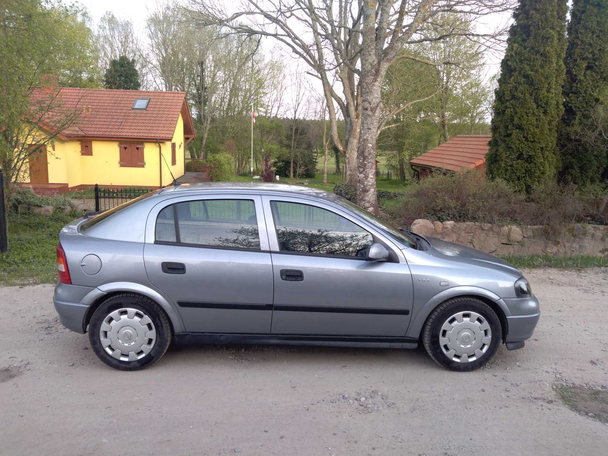 Opel Astra Classic 1.4 16V 2004 rok