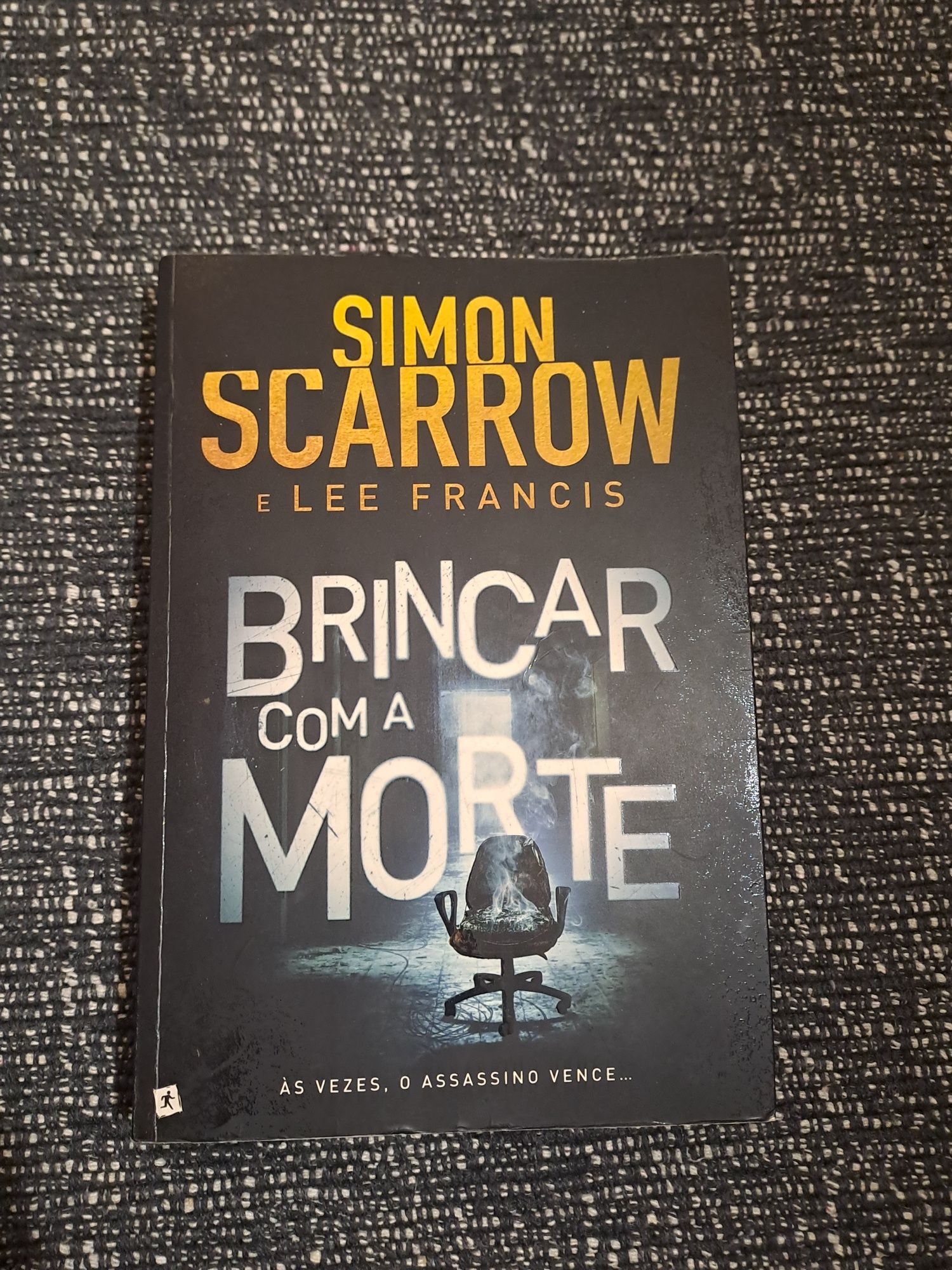 Livro "Brincar com a Morte"