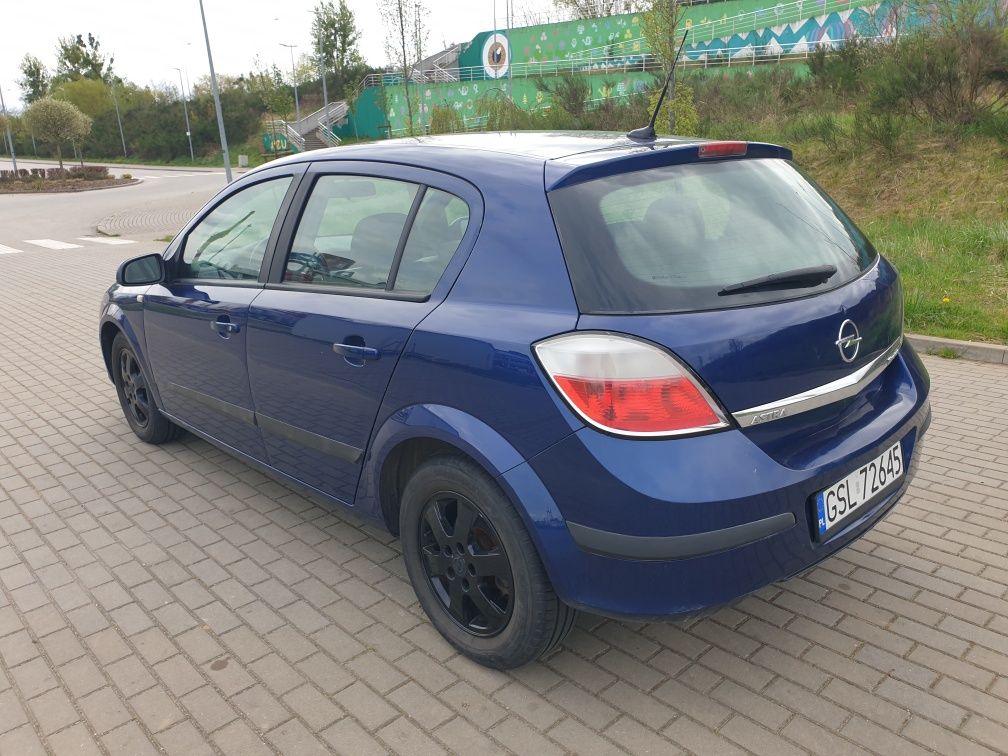 Zamiana  na auto do poprawek lakiernicznych-Opel Astra H  1.6 benz z i