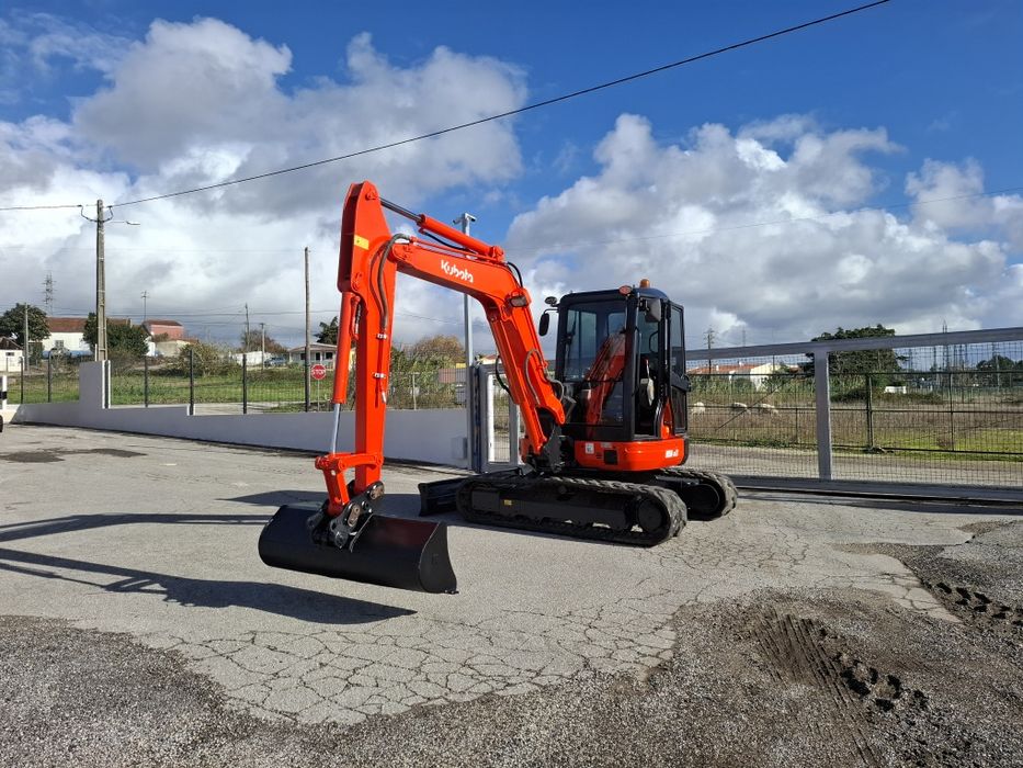 Mini giratória kubota U50