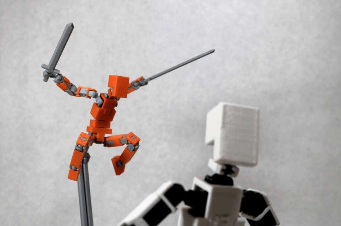 робот Lucky13 DUMMY подвижный человечек и набор оружия в руки
