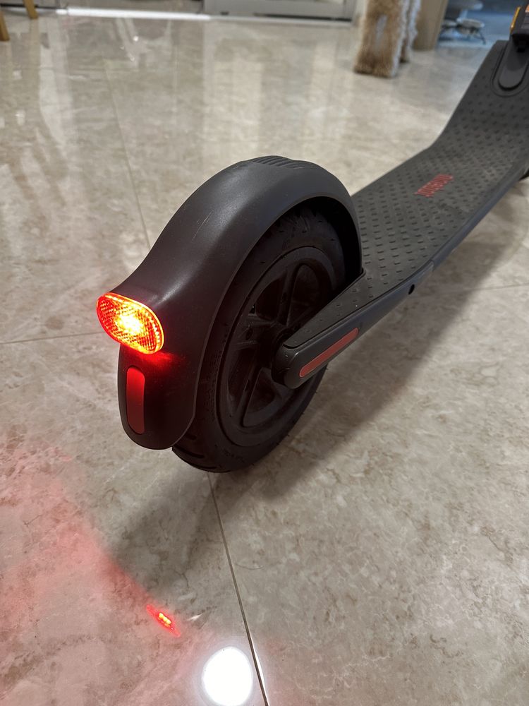 Електросамокат Ninebot KickScooter