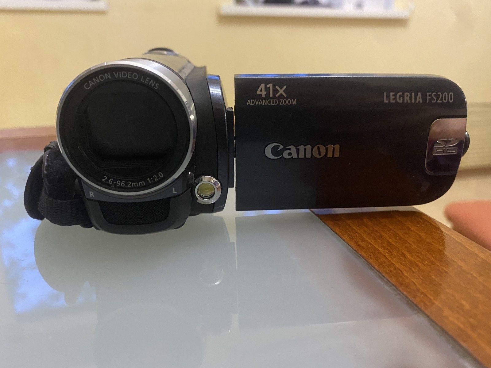 Цифрова відеокамера Canon Legria FS200