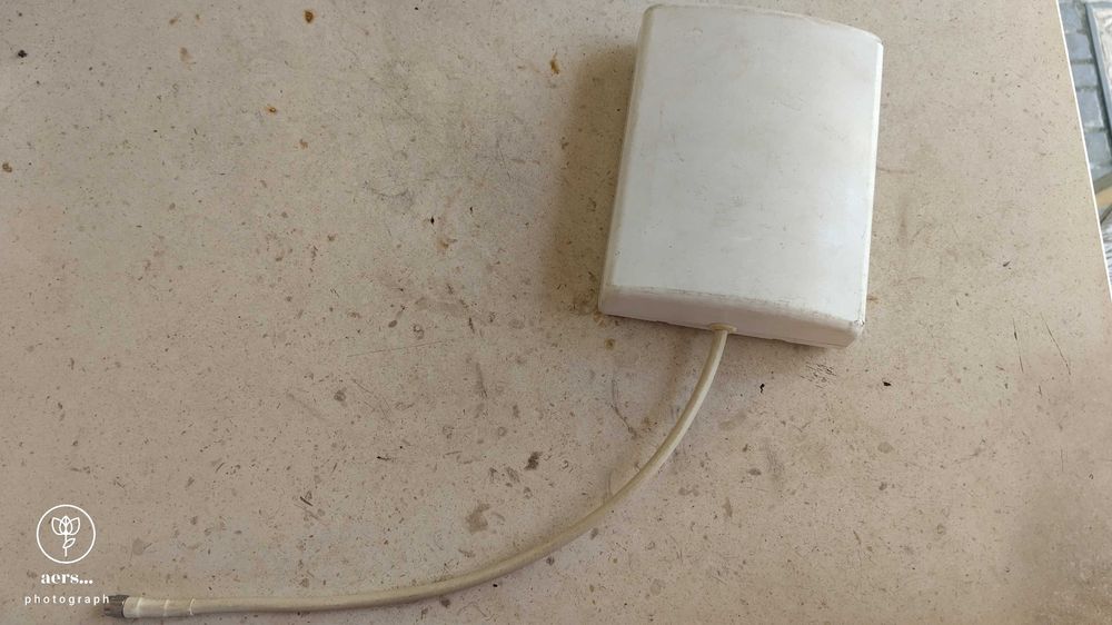 Antena de painel direcional interno/externo 1900 MHz 7 dBi