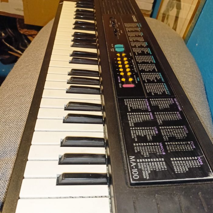 FOTEL DLA DZIECKA do pokoju dziecięcego organy keyboard Casio za darmo