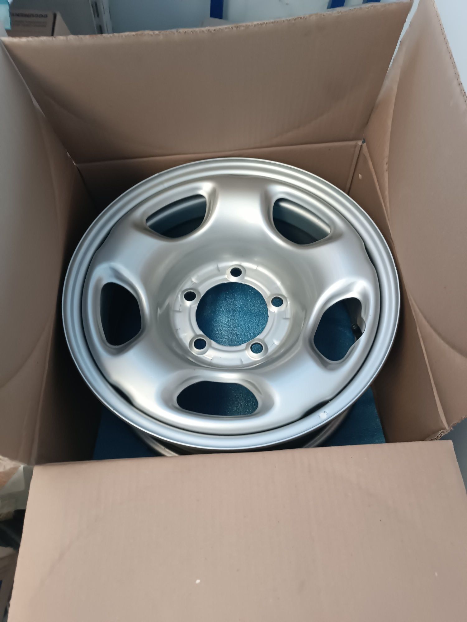 Duas jantes Suzuki Vitara novas