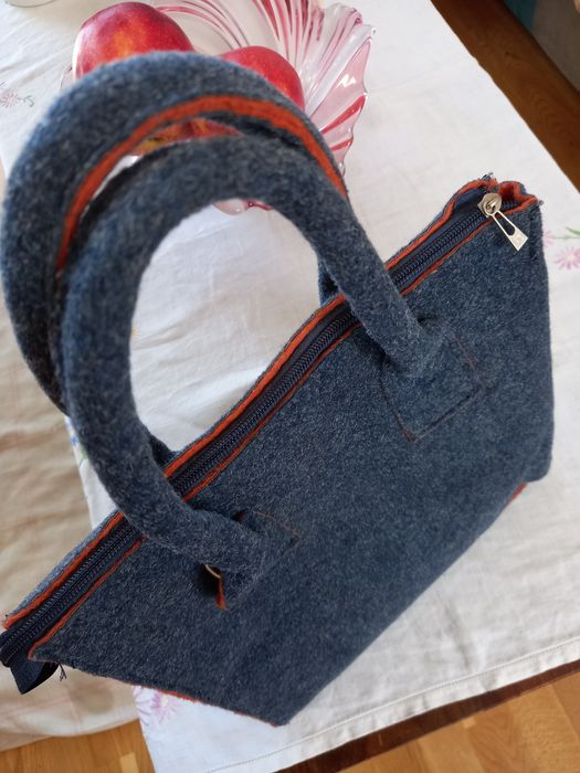 Torebka damska z rączkami