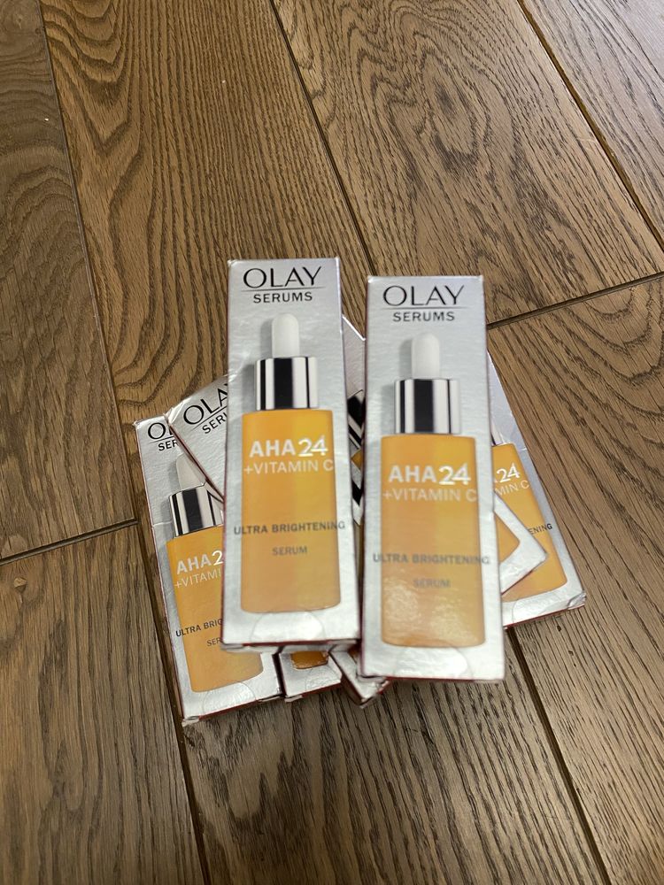 Денна сироватка olay vitamin c + AHA 24