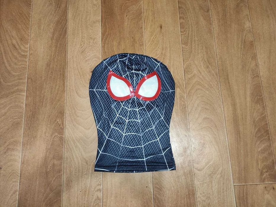 Карнавальная маска человека паукам из ткани майлз моралес