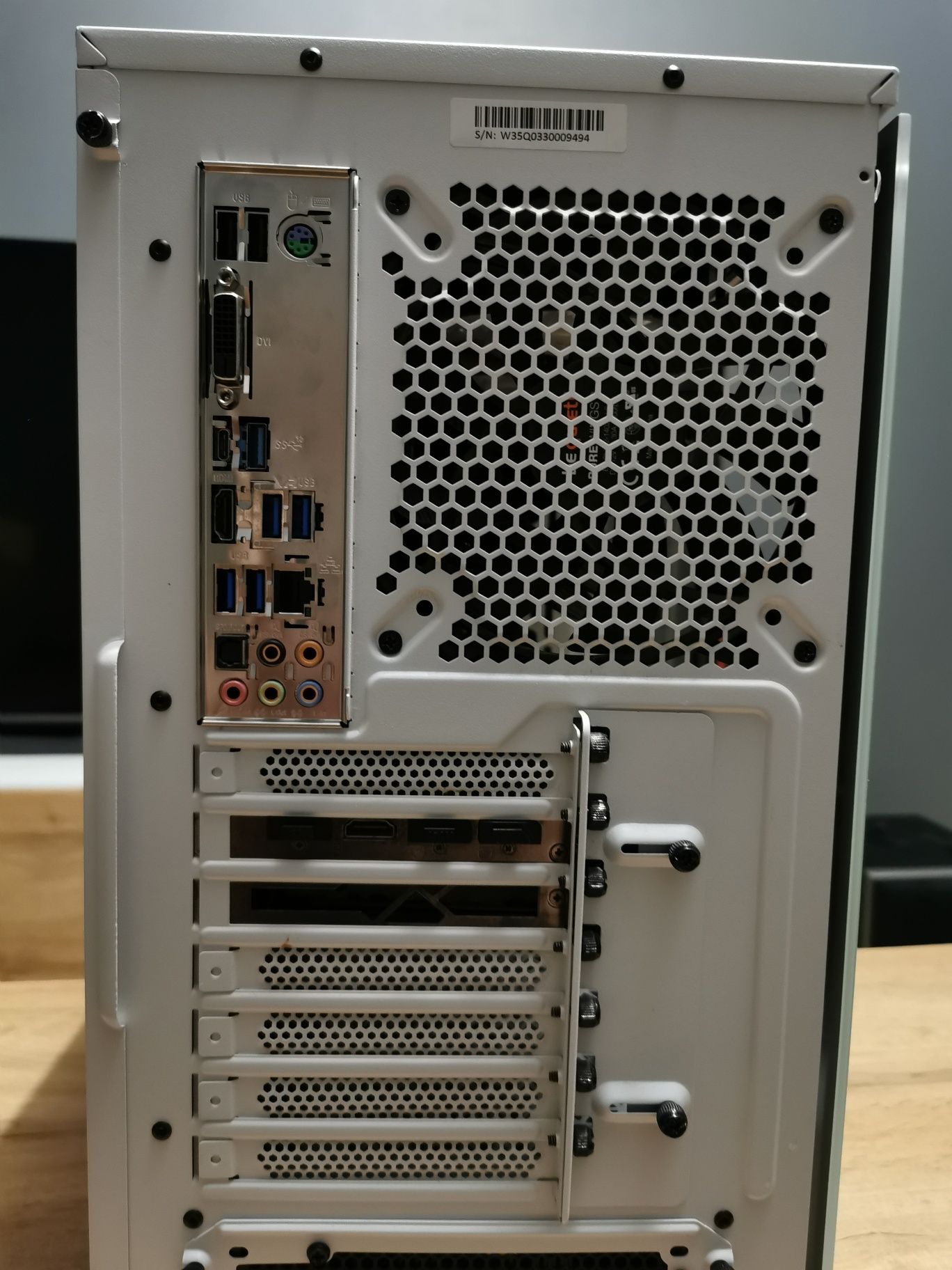 Komputer stacjonarny i7 RX 5700 8 GB 16 GB RAM ssd m2