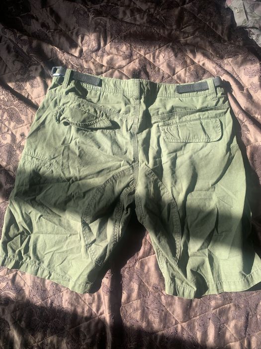 Шорты цвета Hakki