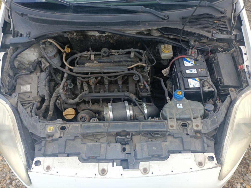 Fiat Punto 1.3 Multijet, 2006, ekonomiczny diesel, codziennie jeżdżony