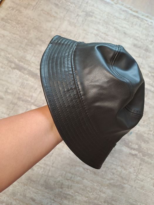 НОВАЯ!!!  Панама эко-кожа H&M р.XS/S