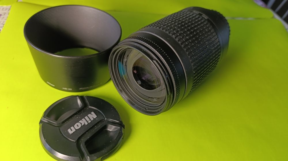 Об'єктив Nikon AF NIKKOR 70-300mm f/4.5-5.6G