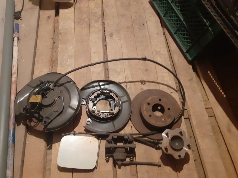 Продам  ступицю ніссан жук остатки