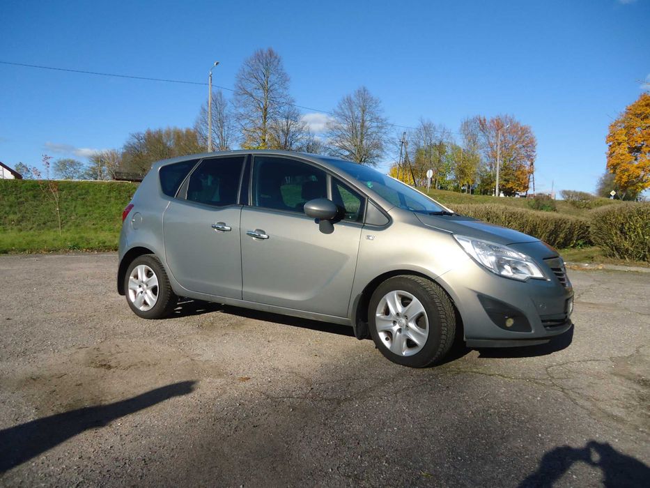 Opel Meriva 1.4 turbo, polski salon