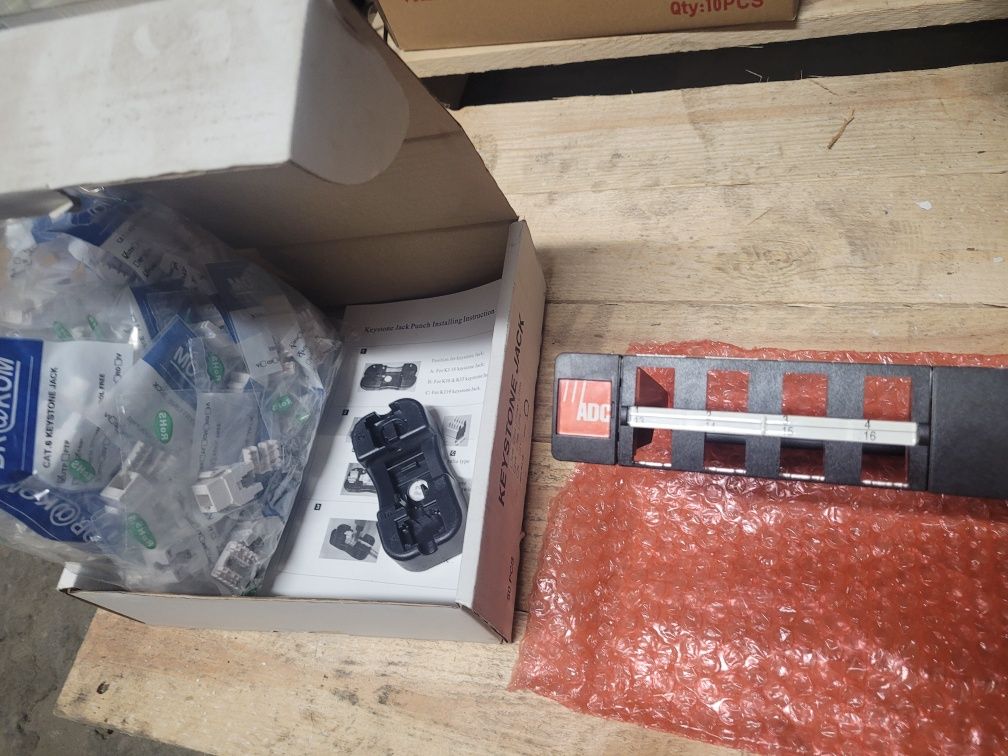 Patch panel keystone 1x24 1U 19" + 50 szt gniazdo RJ45 keystone