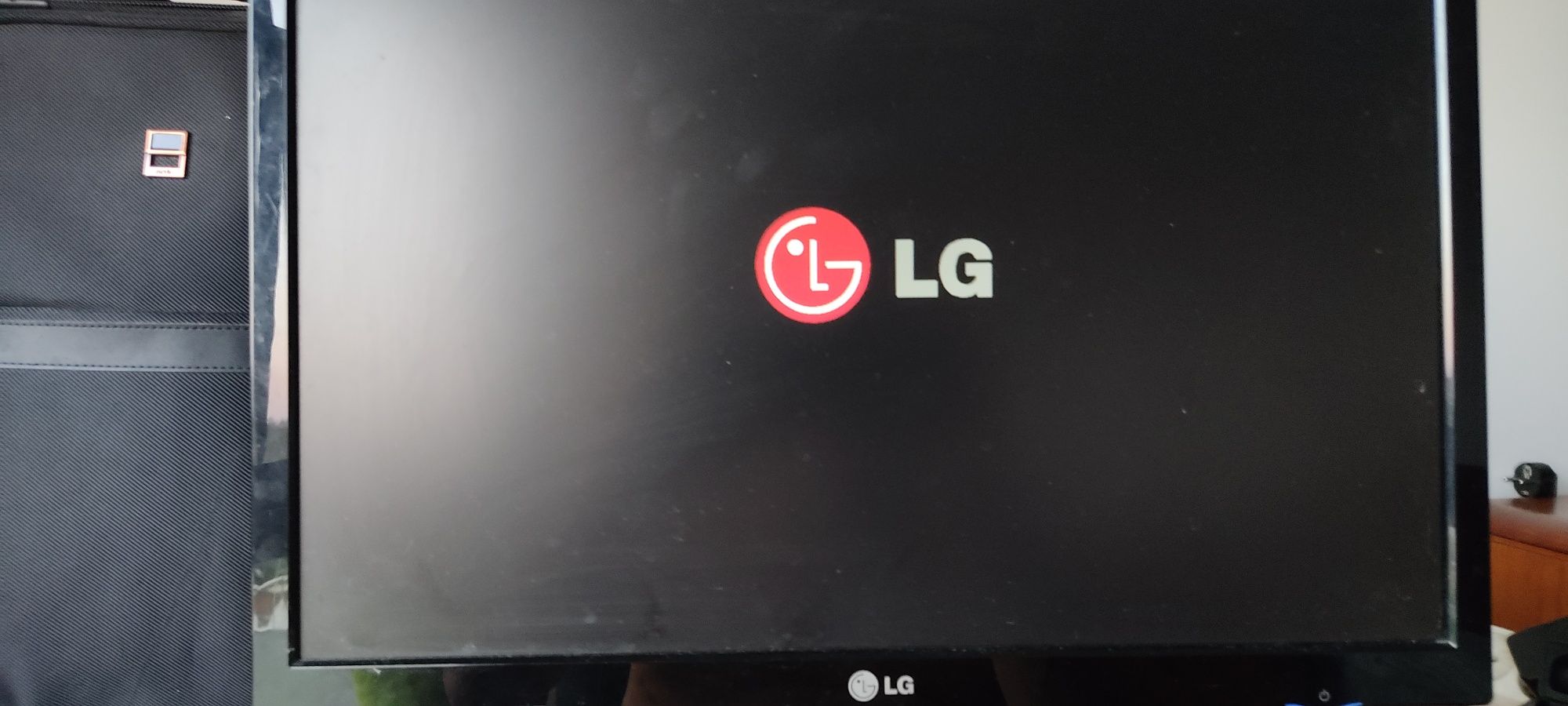Monitor LG FLATRON L206wu