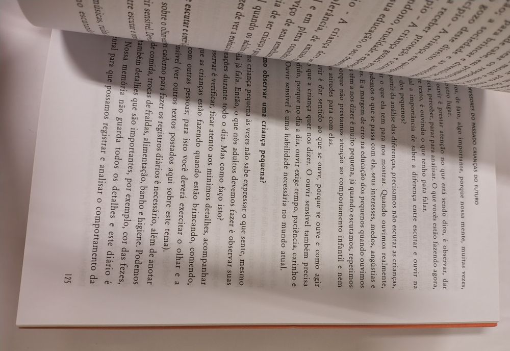 Pais e Professores do Passado Crianças do Futuro