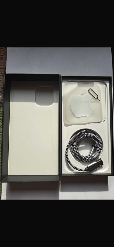 iPhone 12 Pro Max, bateria 78%, idealny stan, zestaw z akcesoriami