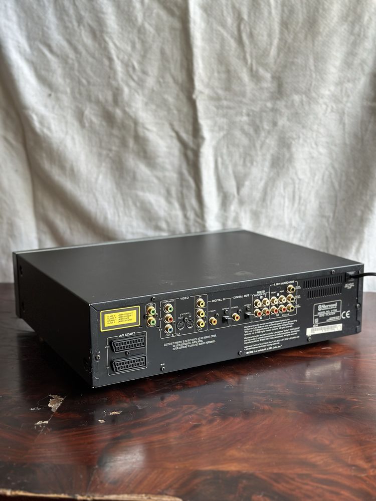 Sherwood Newcastle Audio/Video Receiver R-956R i Dvd Player V-756