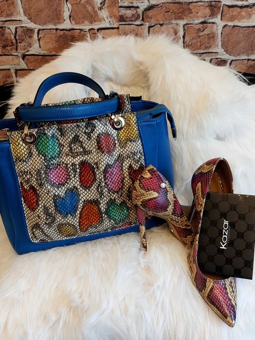 Niebieska  skórzana torebka damska z motywem skóry wężowej Marki Kazar
