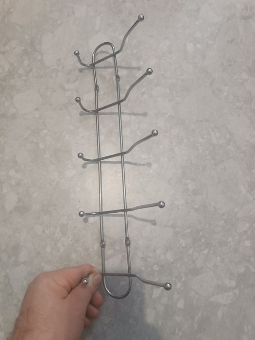 Вешалка металлическая,цена 100 грн!