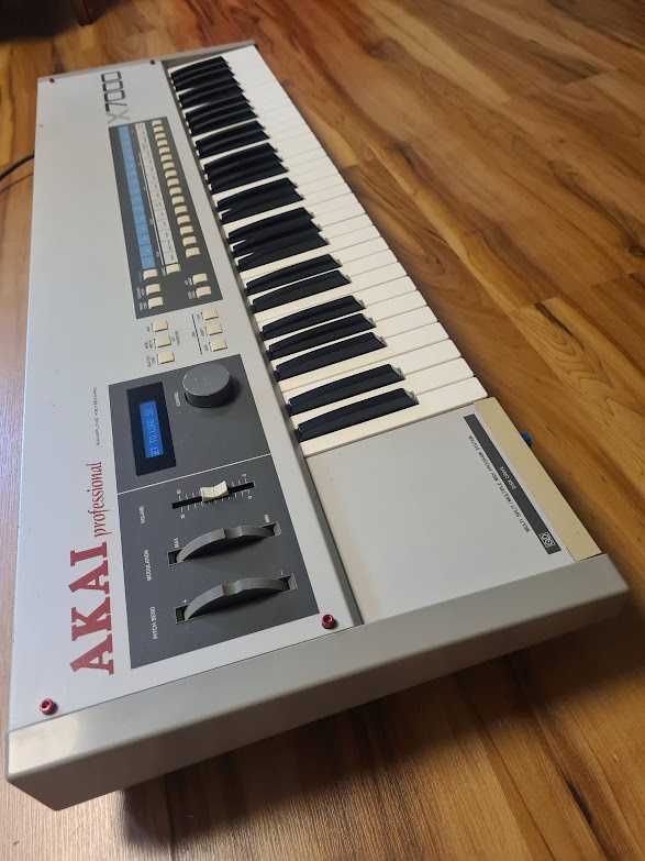 Akai X7000 12-bit Sampler - ze stacją Gotek - (S-900 z klawiaturą)