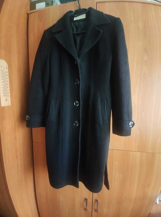 Czarny elegancki zimowy damski płaszcz Relis 38