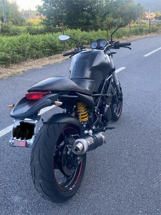 Ducati Monster 695