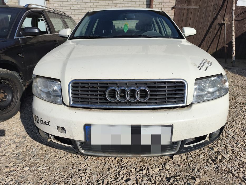 Audi A4 B6 zderzak maska lampa pas przedni