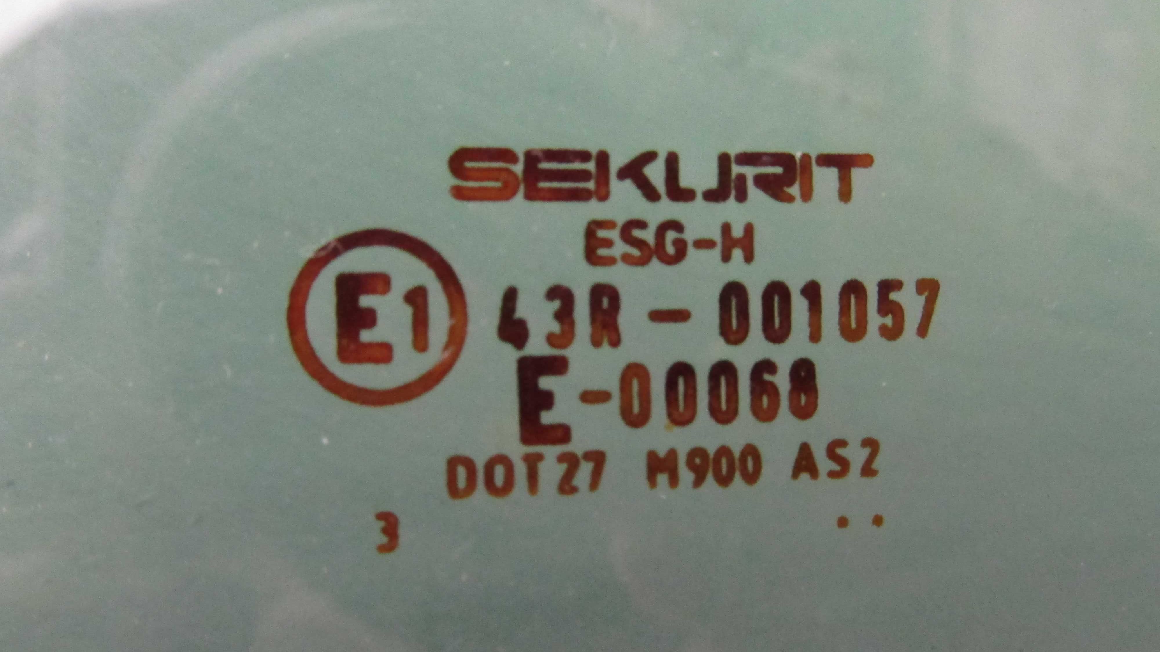 Скло заднє Audi Sekurit 43R-001057 DOT 27 M900 AS2