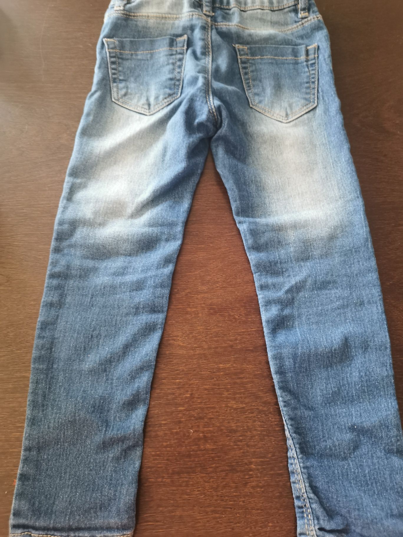 Spodniea jeansy 104